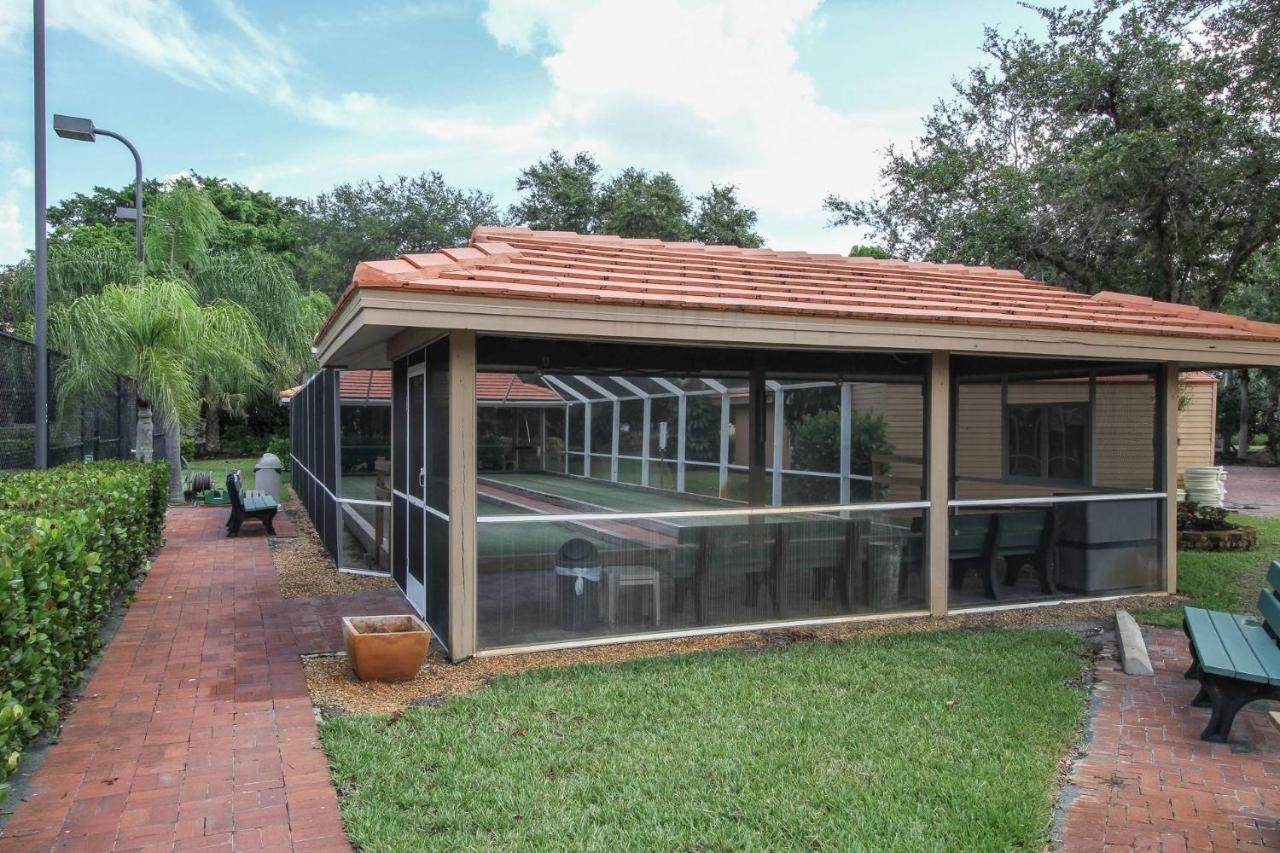 Falling Waters Naples Exterior photo